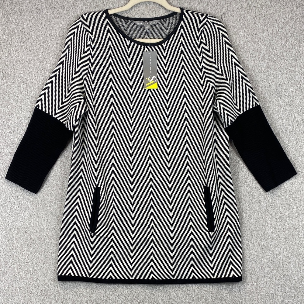 Valerie Stevens tunic sweater M black white mod chevron print retro long